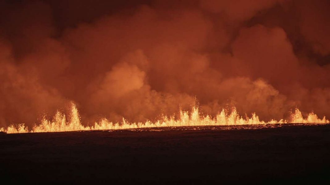 Iceland’s Volcano Erupts, Displaying Earth’s Power with Magnificent Magma Display