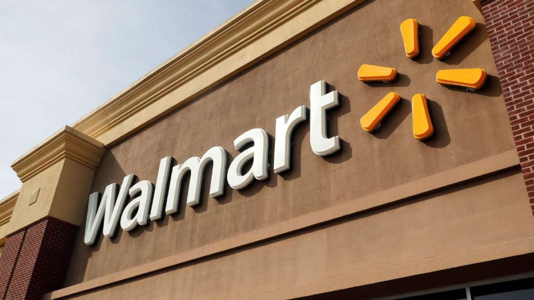 Walmart increases average pay for store managers to $128k, marking first raise in 10 years