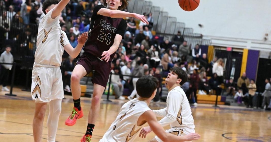 Gloversville’s Rocco Insonia Dominates in Section 2 Boys’ Basketball