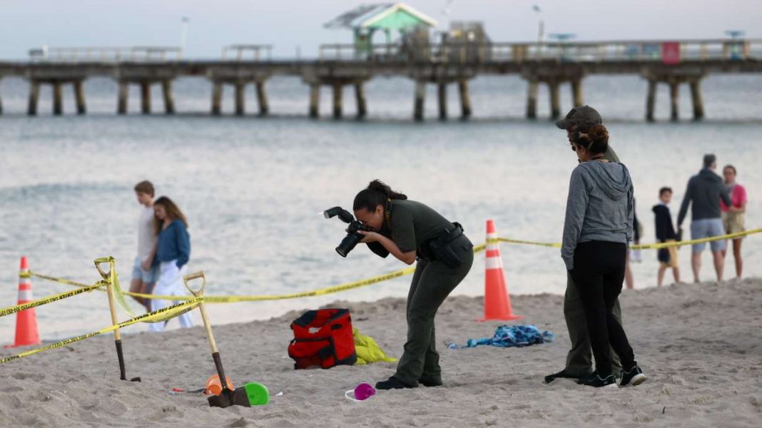 Authorities report a young girl’s death on a Florida beach due to sand hole collapse