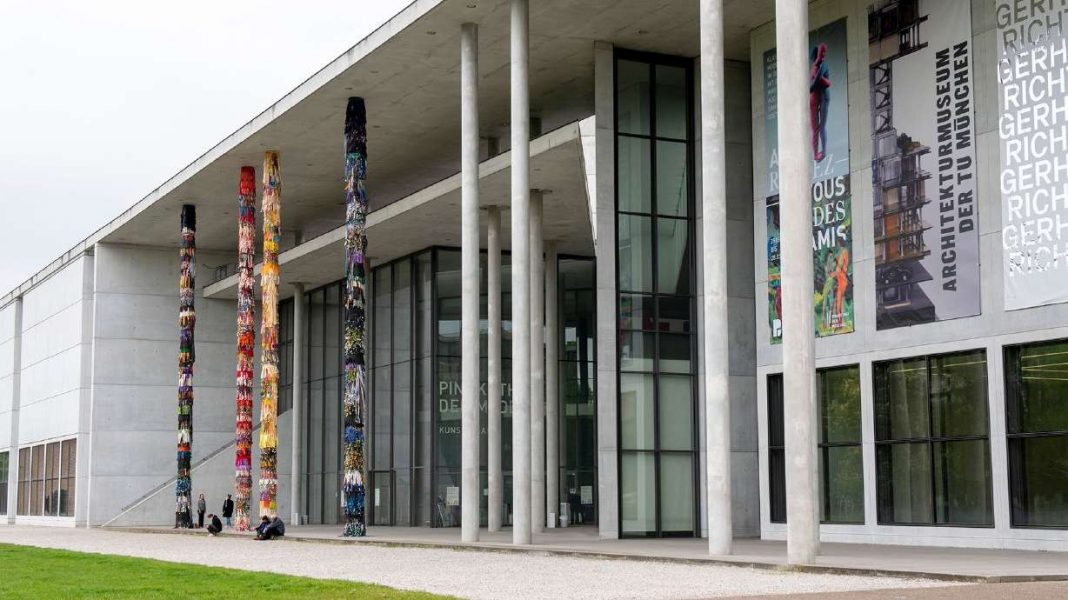 Employee at German museum dismissed for displaying his personal artwork in the gallery