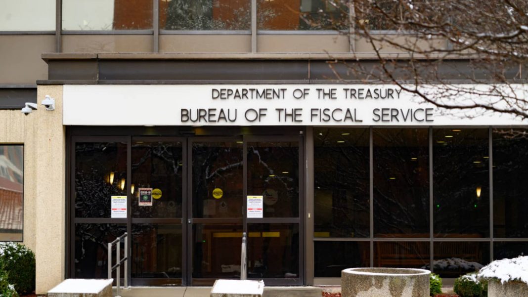 Government shutdown risks: DOGE real estate impact shows one way federal cuts can ripple across economy